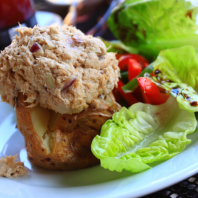 The Singing Kettle - Jacket Potato with Tuna & Red Onion